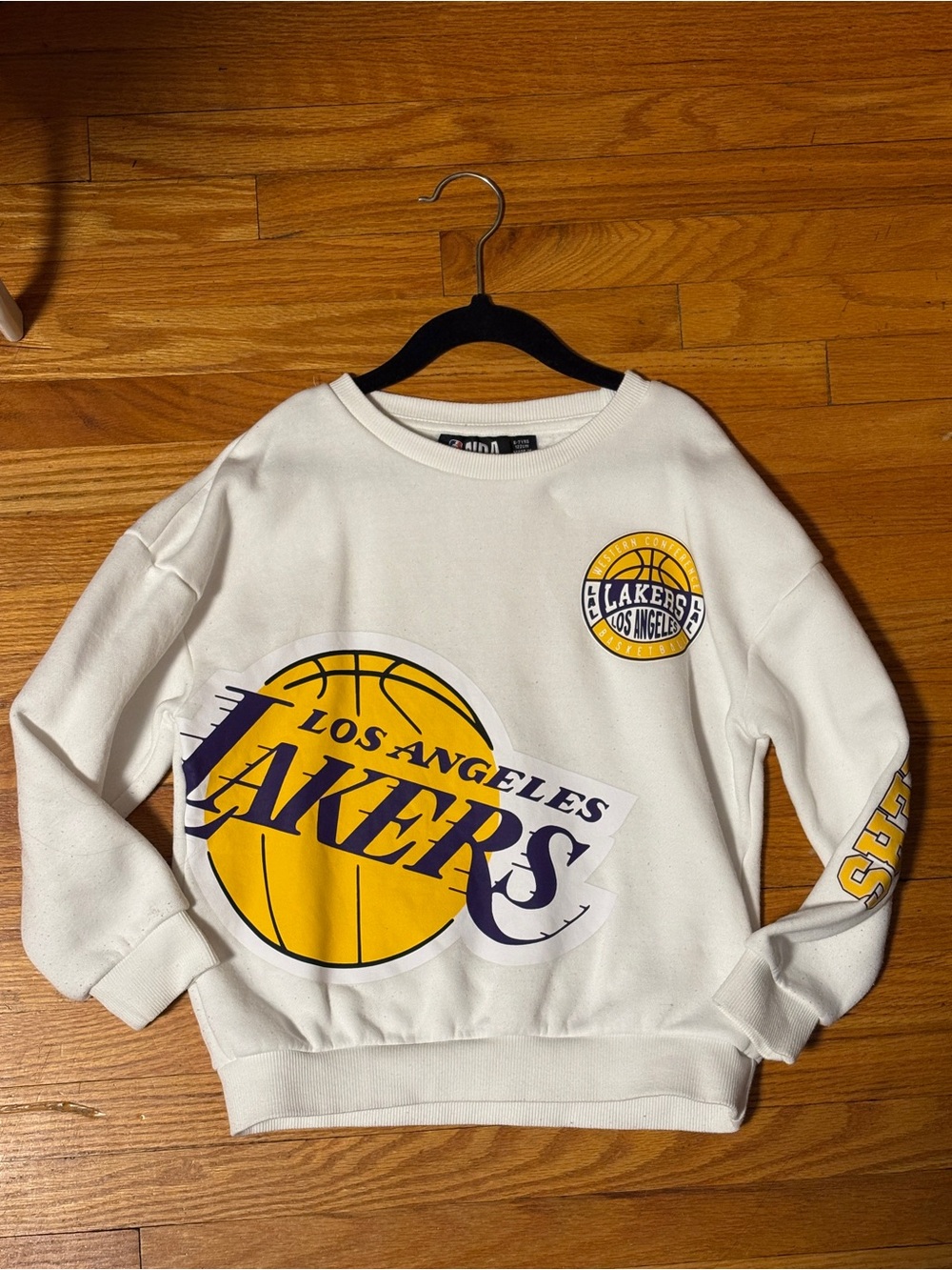 🛍️4/$20🛍️ Los Angeles Lakers White Graphic Sweatshirt Size 6-7